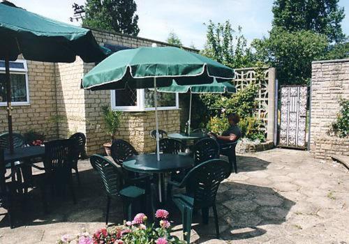Nonsuch Park Hotel Epsom Bagian luar foto